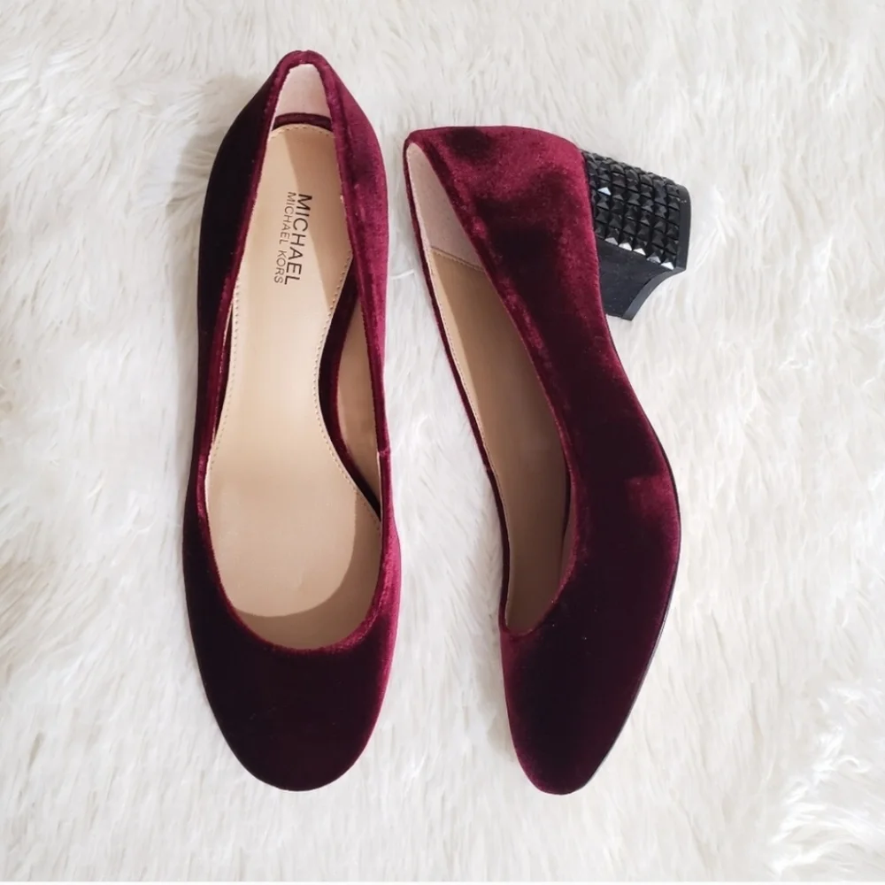 NIB MICHAEL Michael Kors Arabella Velvet Heels - Picture 4 of 5